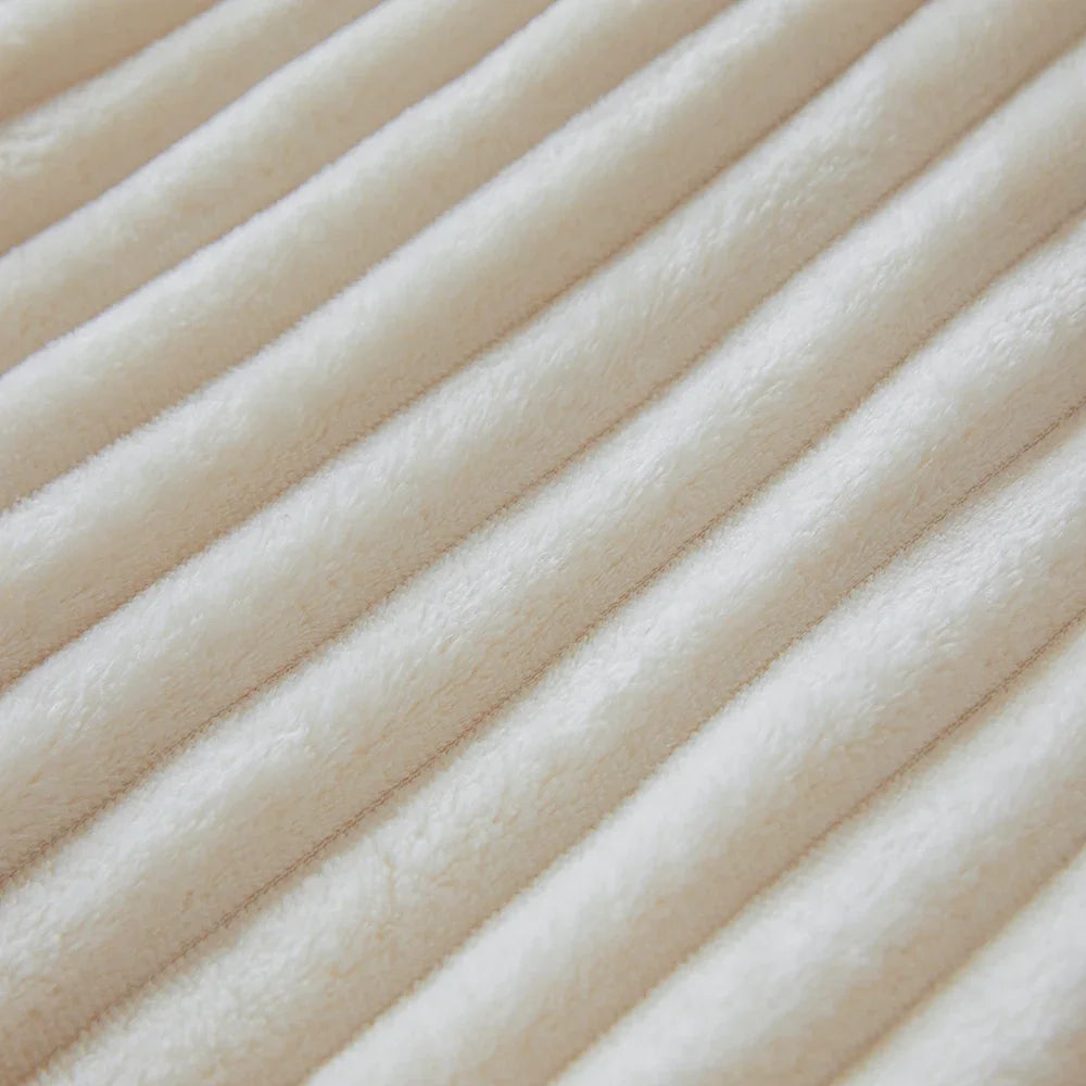 MarshmallowHug™ – Ultra-Soft Winter Fur Blanket