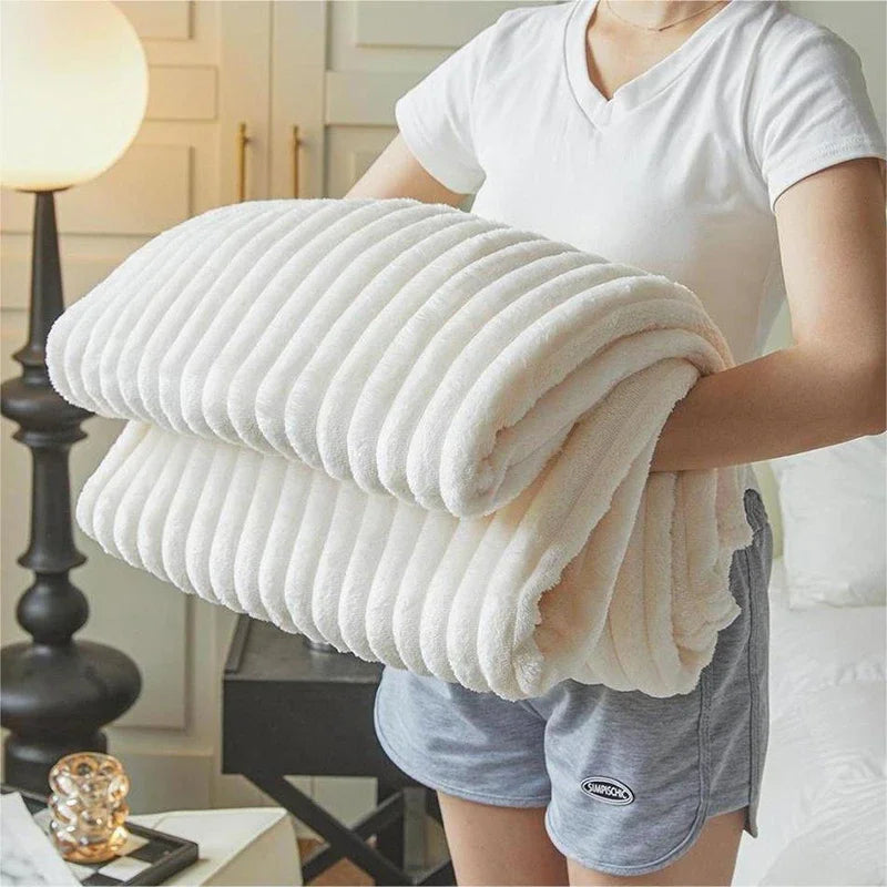 MarshmallowHug™ – Ultra-Soft Winter Fur Blanket